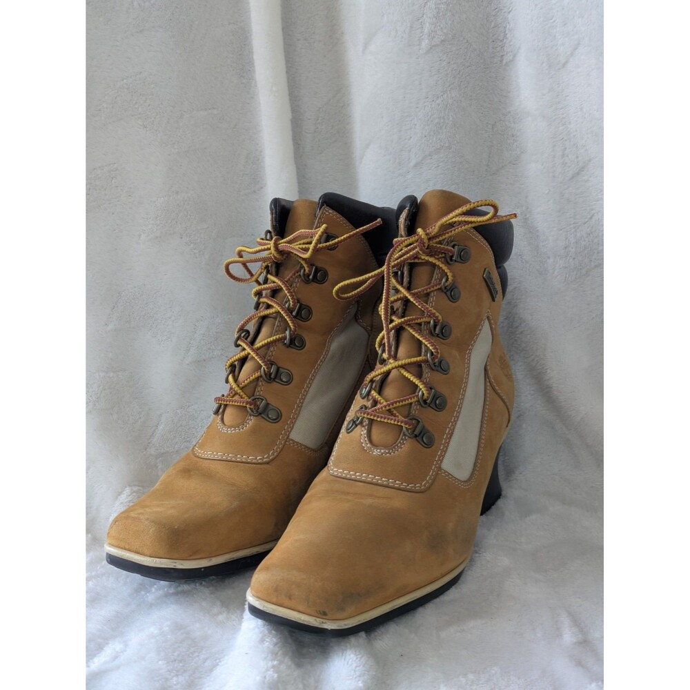 Women's Timberland Wedge Chukka  Boots - Size 7.5
